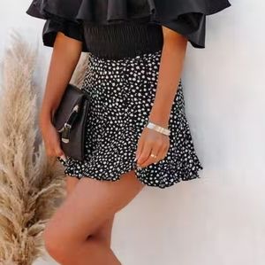 Whitney floral ruffle mini skort